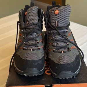 NWT Merrell Men's Beluga Moab Mid Gore-Tex Boots, size 12